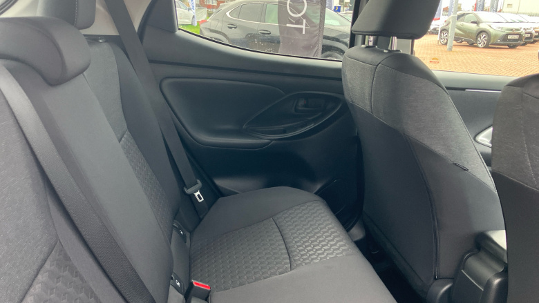 Toyota Yaris 1.5 Hybrid Design 5dr CVT Hybrid Hatchback